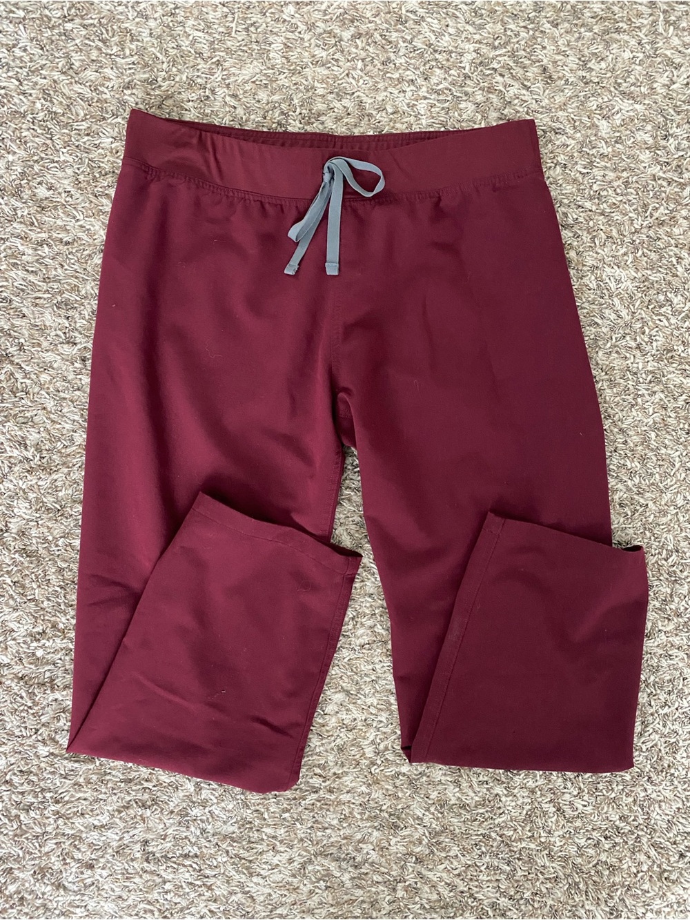 FIGS Livingston scrub pants burgundy large petite